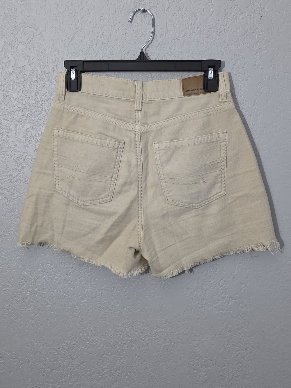 American Eagle Highest Rise Mom Short Cream Distressed Denim Womens 00 - Picture 6 of 9